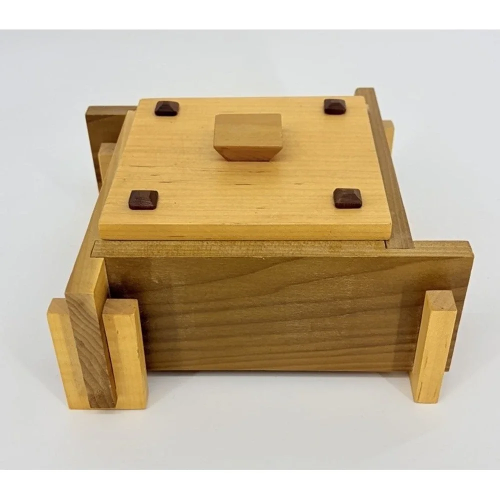 Vintage Handcrafted Craftsman Style Wooden Keepsake Trinket Box Wood